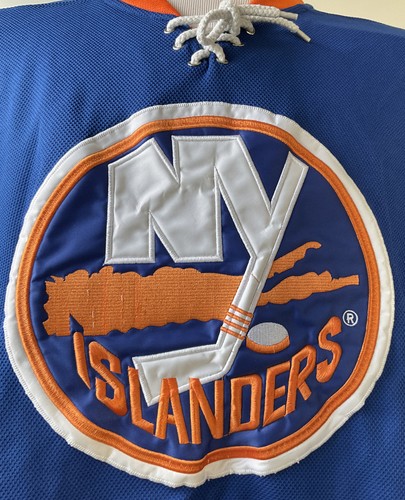 Reebok New York Islanders Andrew Ladd #16 Stitched Jersey W/Fight Strap Size 46 - Picture 7 of 9