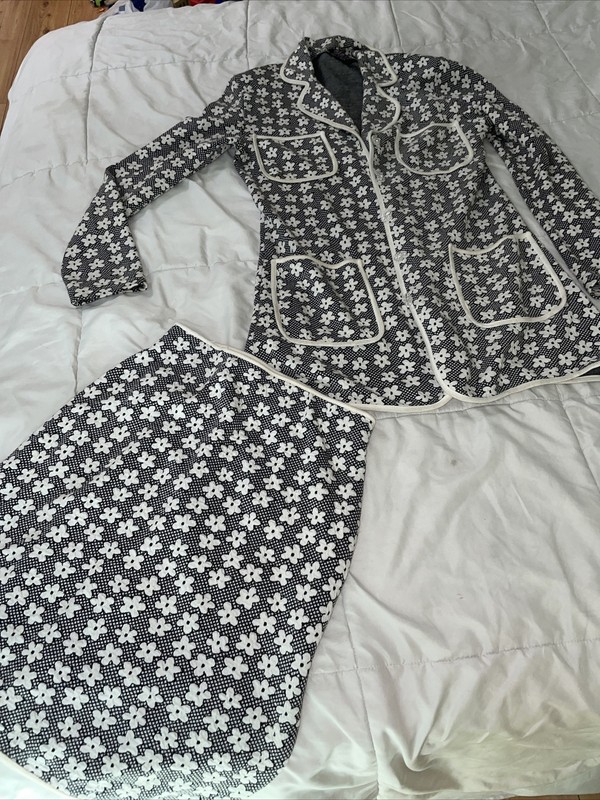 Beautiful Morgan woman 2 piece outfits Size M
