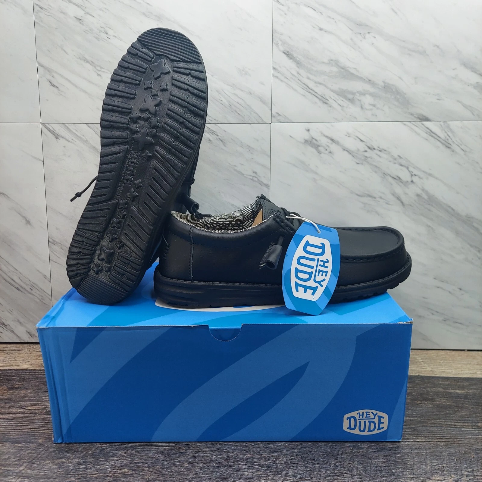 Hey Dude Wally Mono Leather Black Slip On Shoes 40632-001 Men's Size 8
Opens in a new window or tab