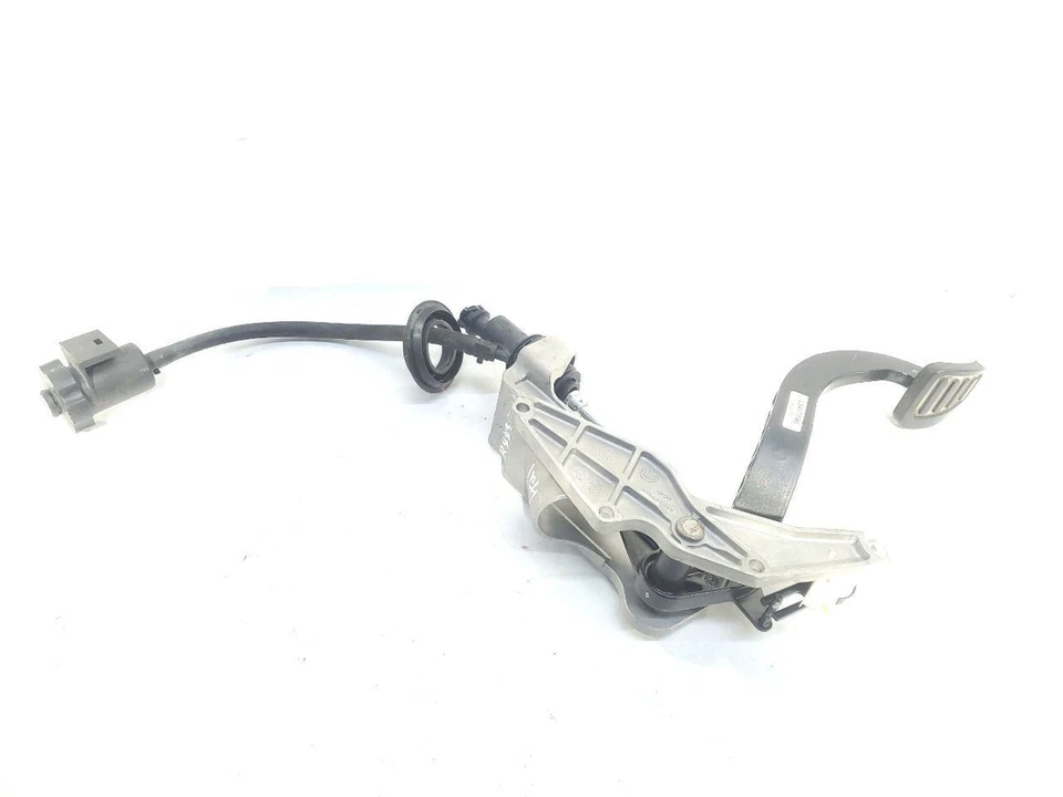 2017 Chevrolet Corvette OEM Clutch Pedal 23417446 - Image 2 of 4