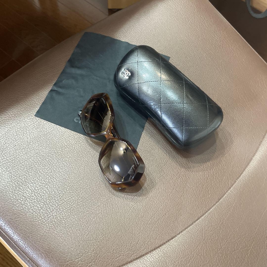 CHANEL Octagonal Brown Sunglasses with Luxury Frame