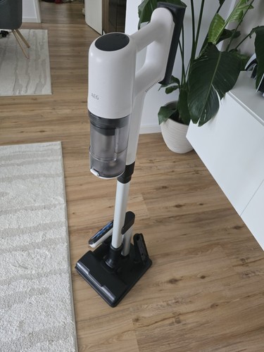 AEG Akku-Staubsauger Serie 6000 AP61HB21SH – Testsieger – Sehr guter Zustand