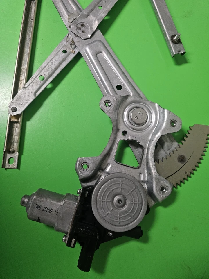Regulador de ventana de puerta Honda CR‐V 2012-2016 con motor delantero derecho 72211-T0A-A01 Foto 2 de 4