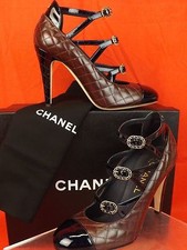 NIB CHANEL BURGUNDY NAVY QUILTED LEATHER CC LOGO BUCKLES CAGE PUMPS 38.5 1050