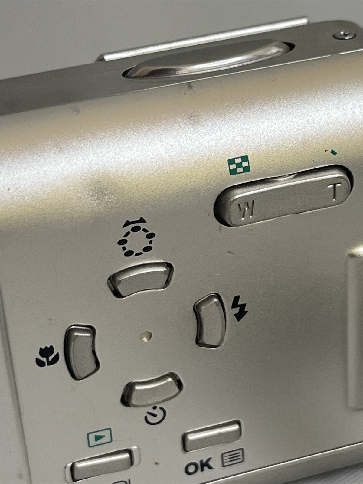 Olympus Stylus 400 Digital 4.1MP Camera Silver with Extras TESTED NEEDS