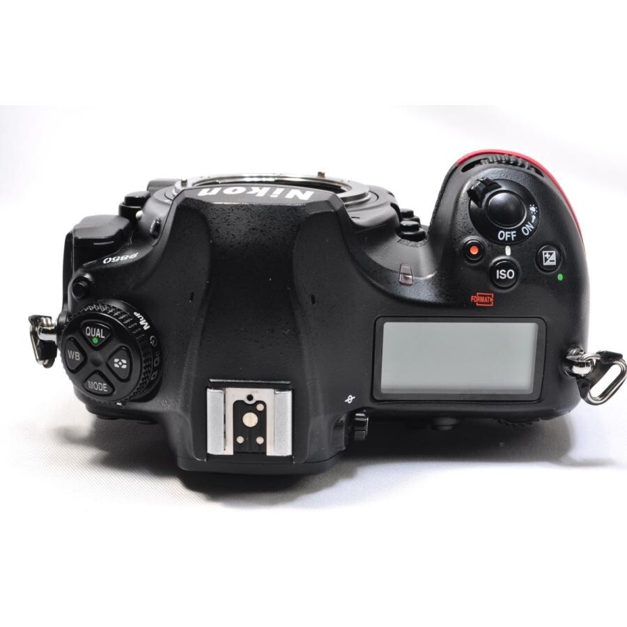 Nikon D850 Single focus, Standard and Ultra-telephoto triple lens