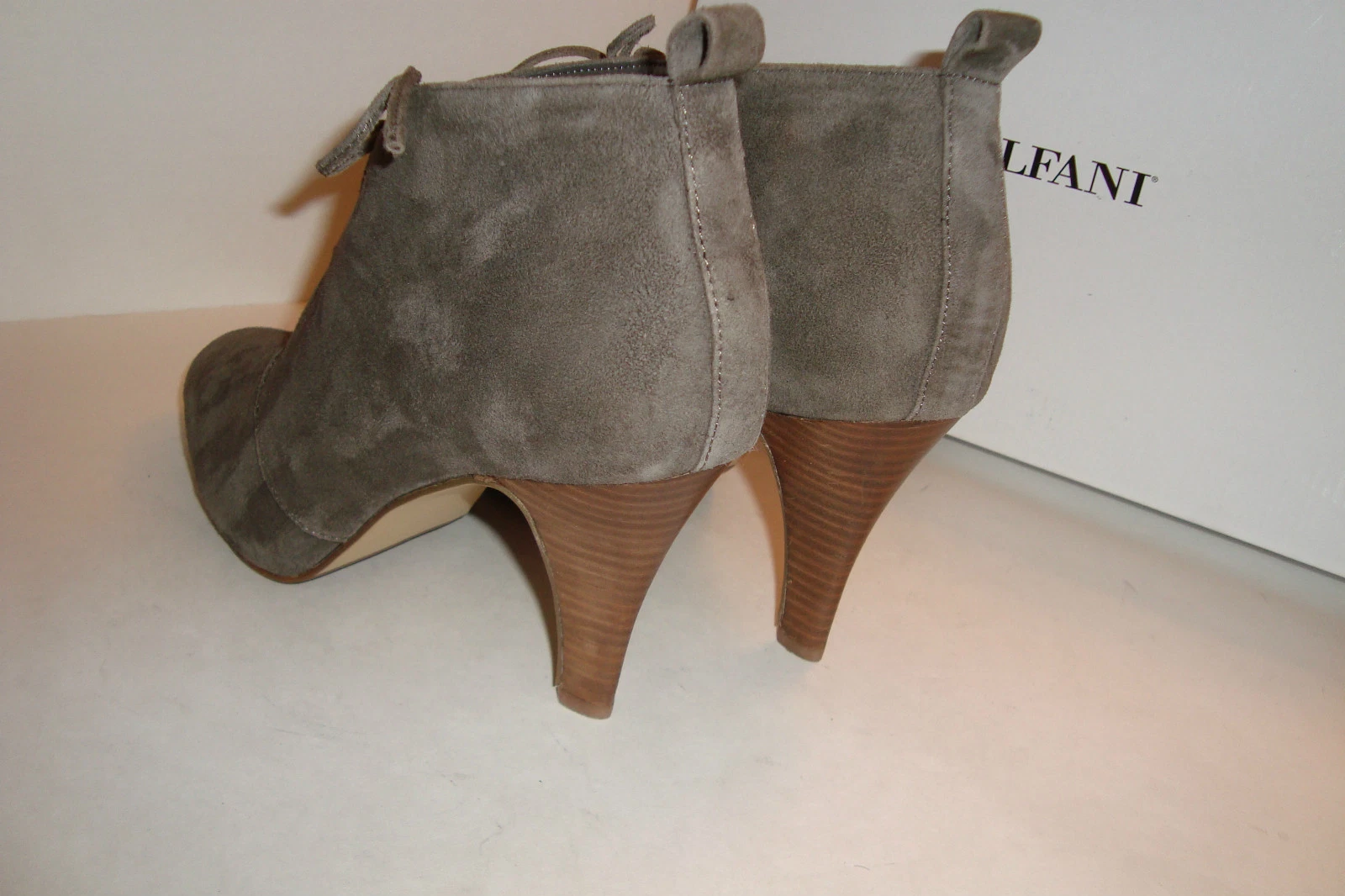 NEW BALANCE Scarpe stivaletti Alfani donna nuove con scatola Carlina grigio caldo 9 5 MED NUOVE