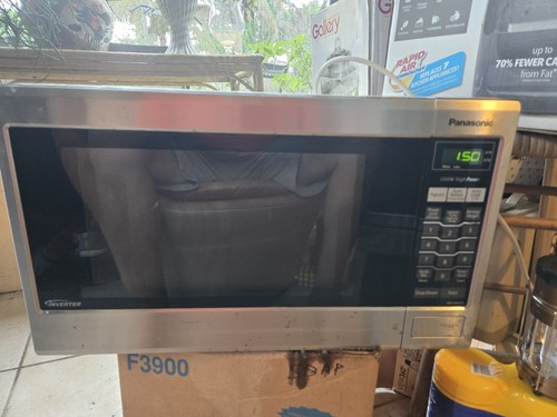 Panasonic Microwave Oven 1200W, Silver TESTED & WORKS - Picture 4 of 9