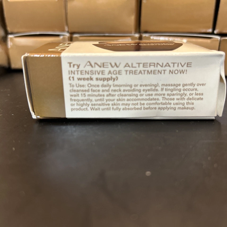 VENTA INMOBILIARIA UN GRAN LOTE DE COLECCIÓN AVON NUEVA LOCIÓN ¡Mira las fotos! Foto 4 de 4