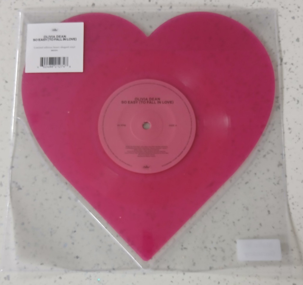 Olivia Dean  It's So Easy To Fall In Love  Heart Shaped 10"" Vinyl NEW