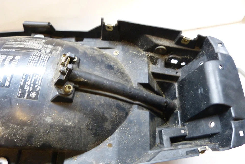 Guardabarros interior trasero panel plástico bmw r1150 rt 2003 Foto 3 de 4