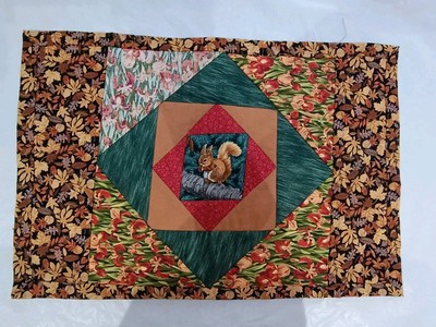 4 Wende Patchwork Tischsets mit roten Eichhörnchen & Hasen. Handarbeit sehr guter Zustand 