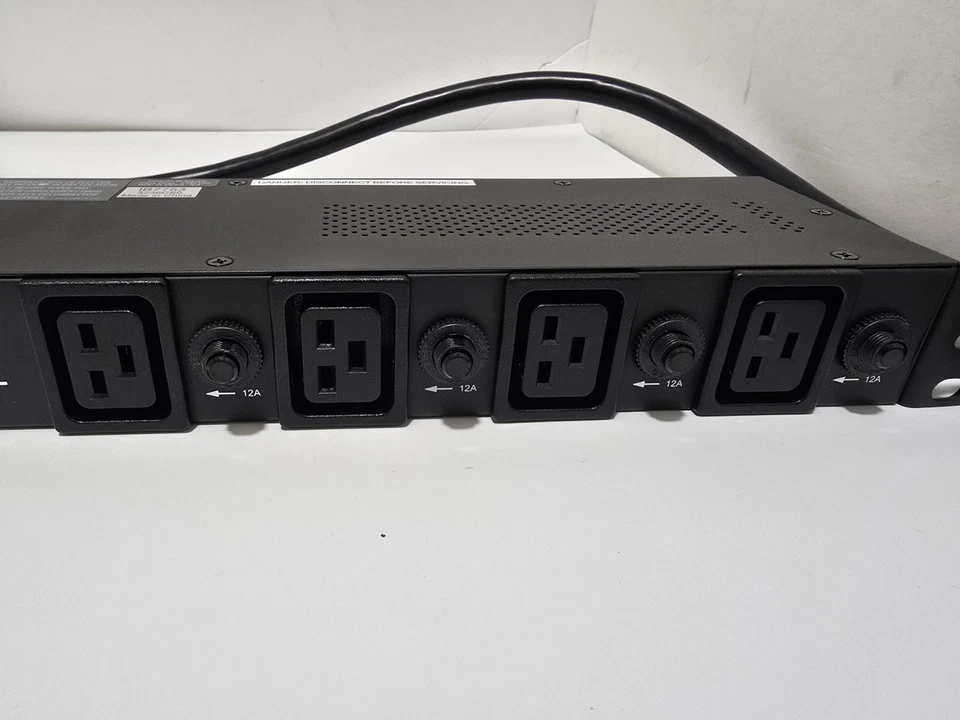 Tripp-Lite PDU1230 Single-Phase Basic PDU 20 Outlets 1U Rack-Mount 16 C13, 4 C19 - Image 4 of 4