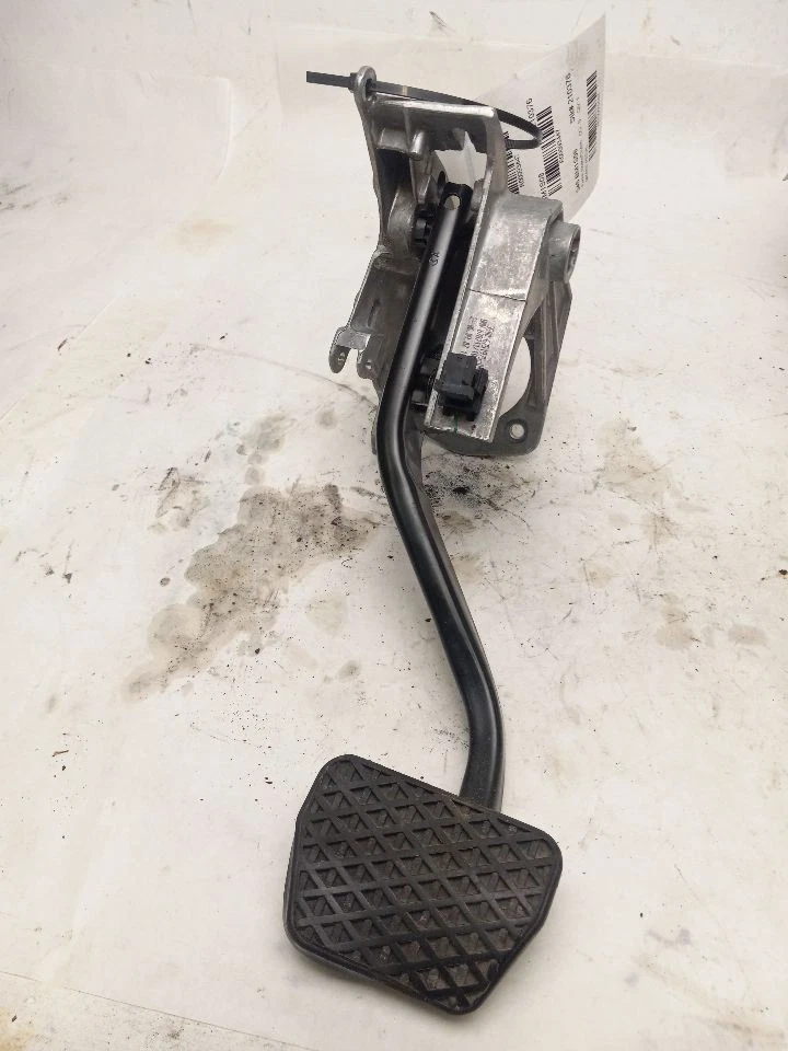 PEDAL FRENO BMW 328I 2008 Foto 4 de 4