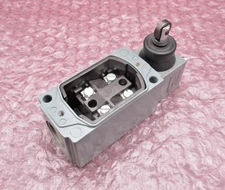 Allen Bradley 802T-K1 Limit Switch W Operating Head Z-16736 *NEW*