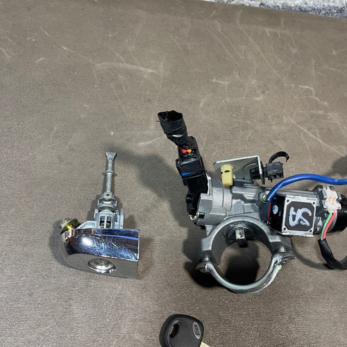 2011-2013 KIA SORENTO STEERING IGNITION SWITCH LOCK CYLINDER WITH KEY OEM - Picture 2 of 13