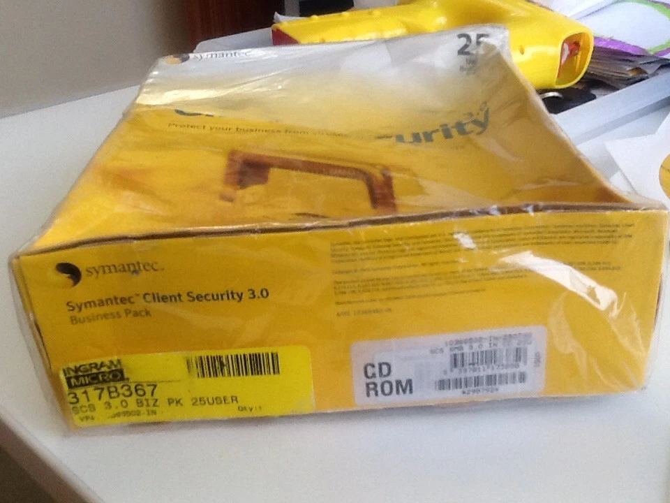 Symantec client security 3.0 25 user business pack Retail Box Full - Image 4 of 4