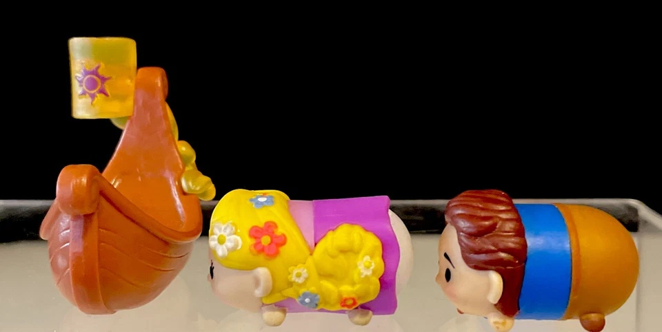 Disney Tangled Tsum Tsum FLYNN RIDER & RAPUNZEL con accesorios figuras serie 9 Foto 3 de 4