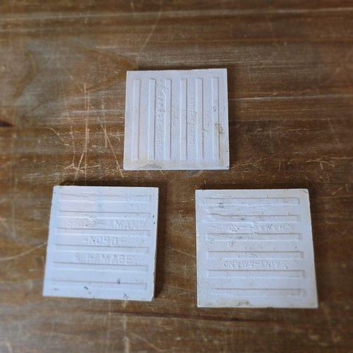 Lot de 3 Anciens Carreaux Faïence Saint Amand Hamage Nord, Décor fleurs bleues - Afbeelding 10 van 11