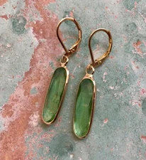 Green Peridot Quartz gold plated Sundance charm drop earrings Artisan Jewelry