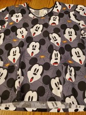 Disney Mickey Mouse Halloween Scrub Top 2x  EUC  Gray