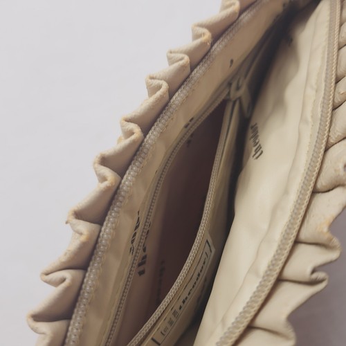 Vintage 1950s Theodor Off white Faux Leather eyelet evening clutch - Picture 9 of 11