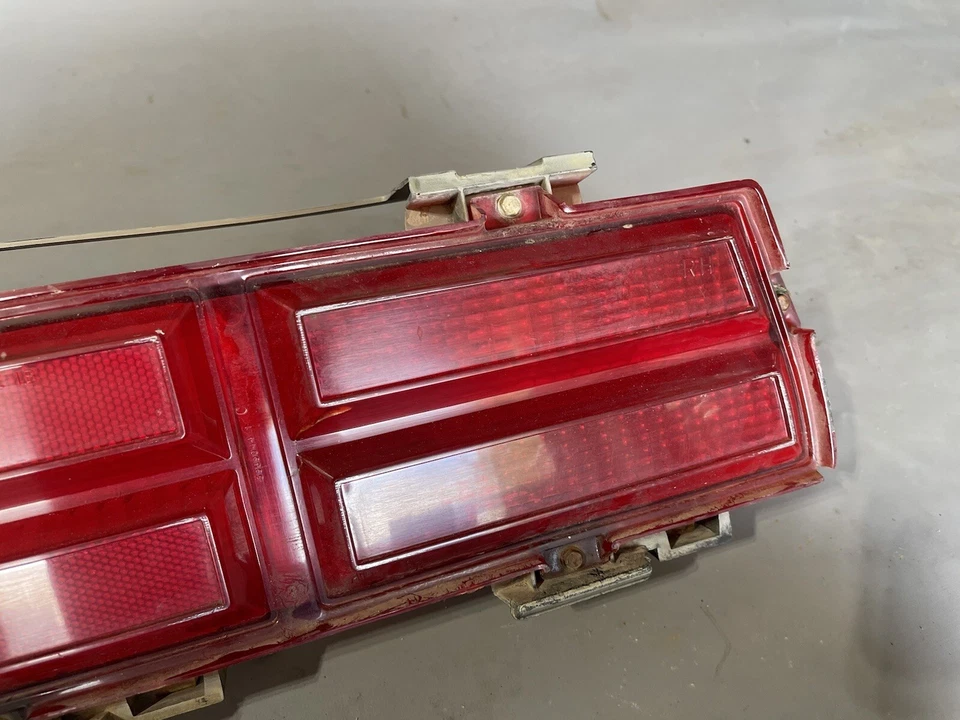 Chevy Caprice 1977 1978 1979 luz trasera lente lámpara carcasas lámpara trasera equipo original Foto 2 de 4