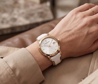 BURBERRY WOMENS WATCH LEATHER WHITE STRAP & WHITE DIAL GOLD CASE BU9110 GENUINE