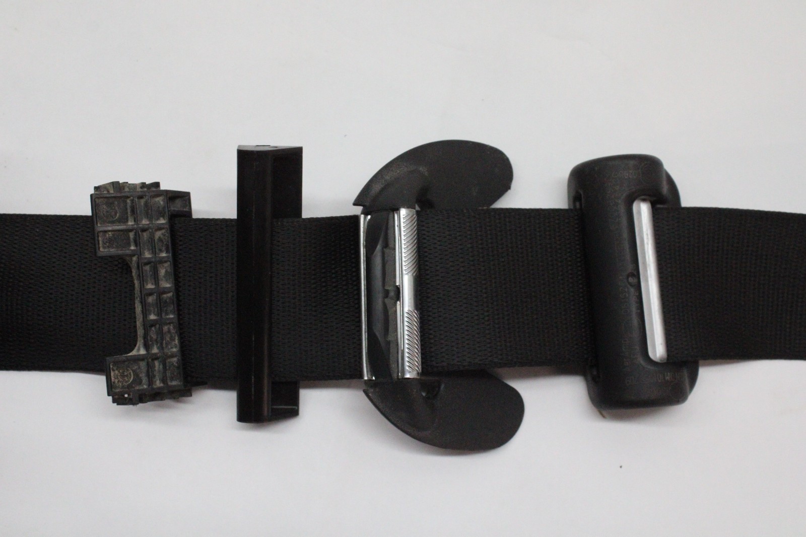2022 MASERATI LEVANTE MODENA FRONT RIGHT SEAT BELT RETRACTOR OEM 2017-2022