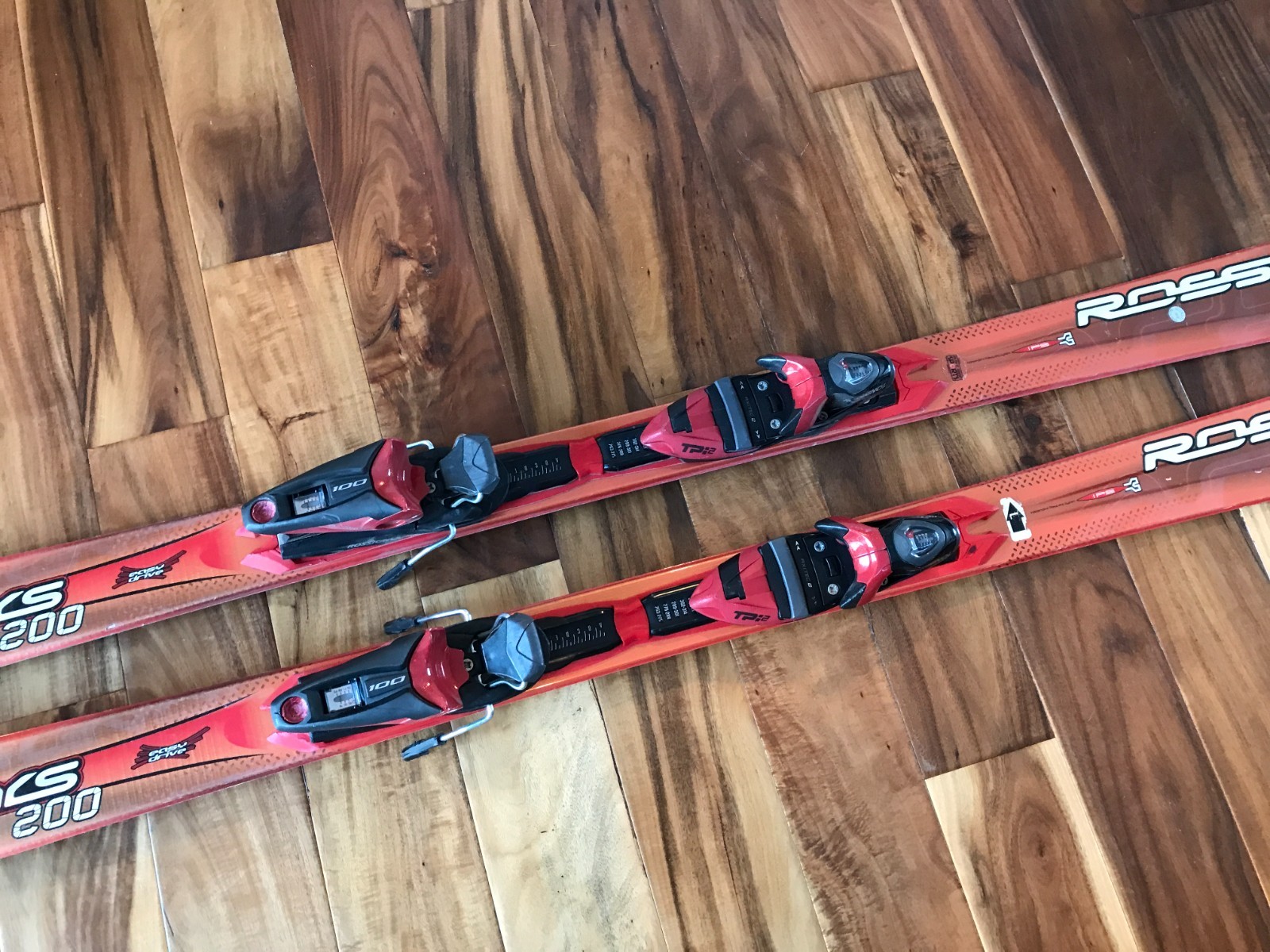 Rossignol ACTYS 200 A200 Adult Downhill Skis 162 CM With Axium 100 Bindings
