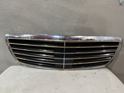 メルセデスベンツ  フロントマスク  A220 880 05 83 2003-2006 Mercedes w220 S500 S55 Grille Upper Front Distronic