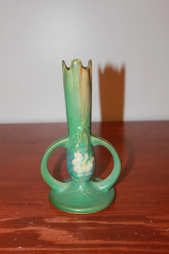 Roseville Pottery Cosmos Bud Vase 439-7 – Matte Green – 7” – Circa 1940 –
