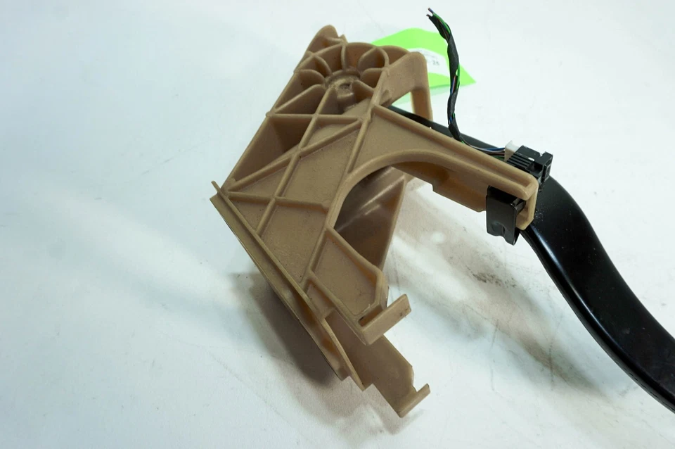 06-08 Conjunto de pedal de freno de parada automática BMW 750Li E66 E65 OEM AT 6752517 5068 Foto 4 de 4