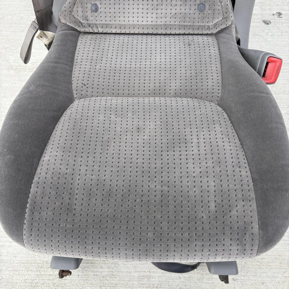 2004-2009 丰田西耶娜后排中跳座椅杯架控制台布 — 第 3/4 张图片