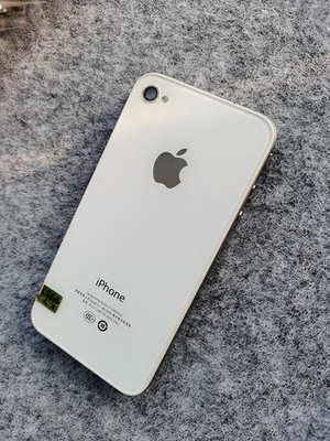 Apple iPhone 4 iOS 7 White/Black 8 GB UNLOCKED classic Smartphone