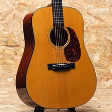 Martin D-18V 2011