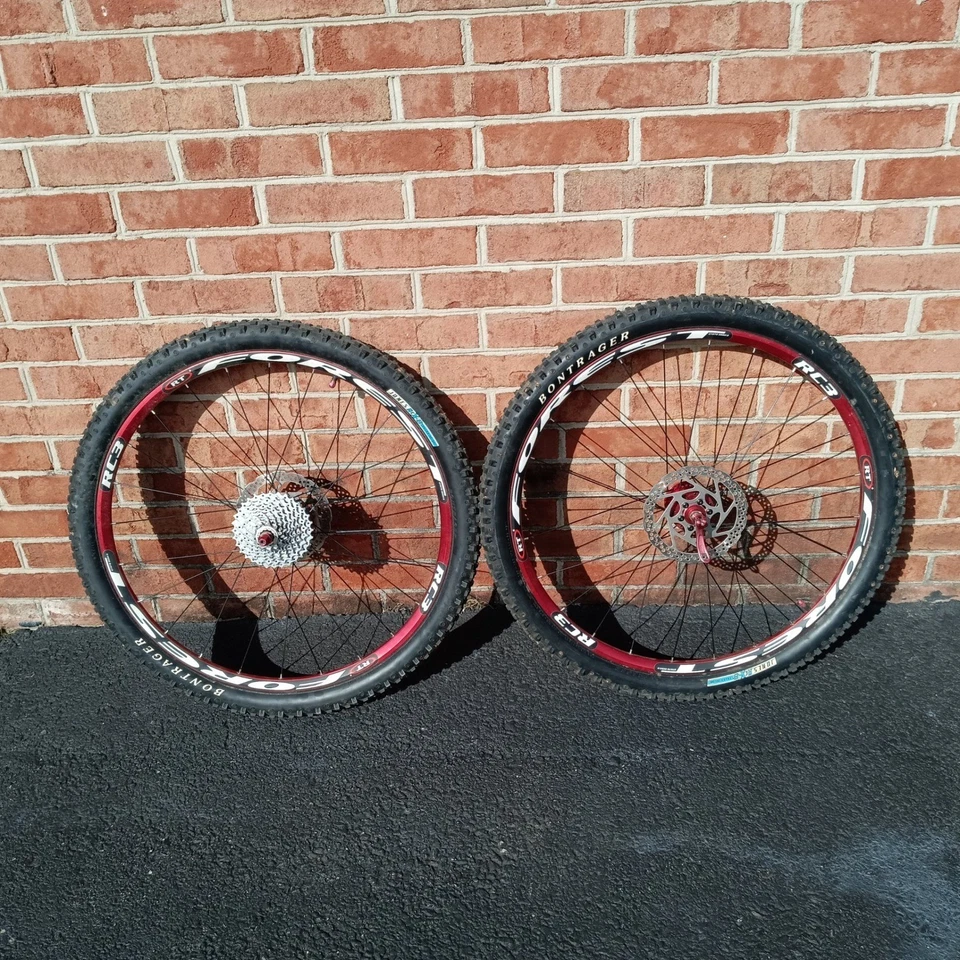 Комплект колес для горного велосипеда Bontrager RC3 29er дисковый тормоз алюминий красный - 26 дюймов - Изображение 2 из 4