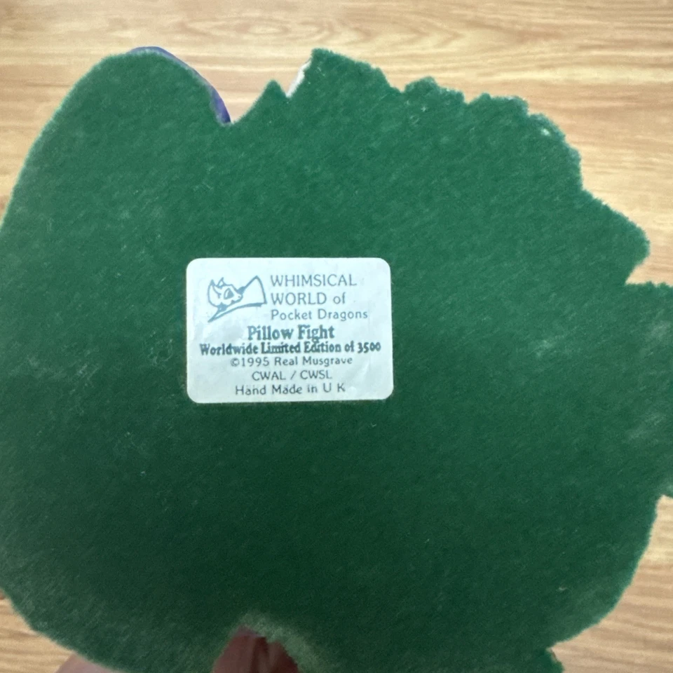 Caprichoso Mundo de Dragones de Bolsillo PILLOW FIGHT LE Musgrave ¡RARO!!!! Foto 3 de 4