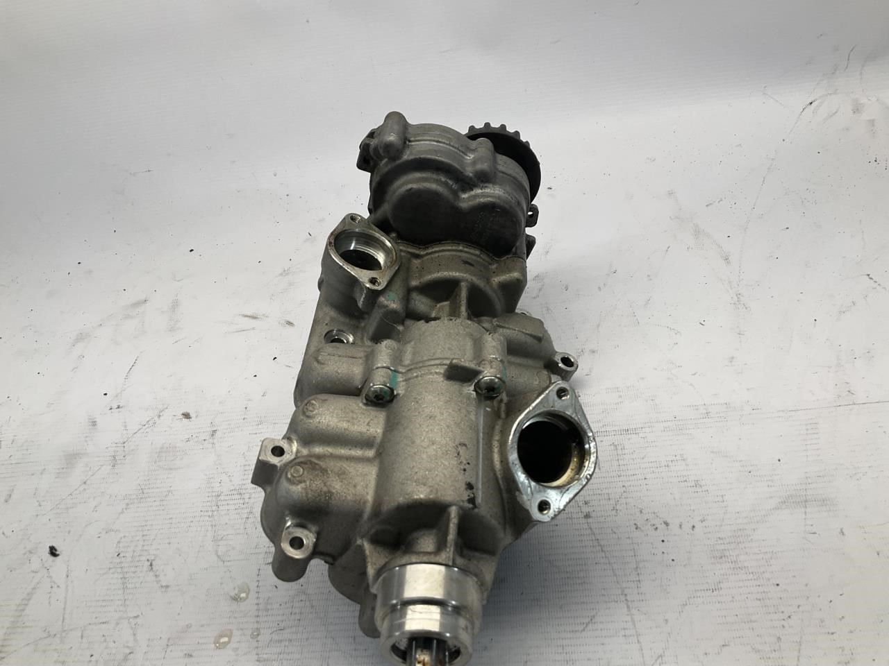 McLaren 720S 2017-2020 Oil pump P/N 210267657