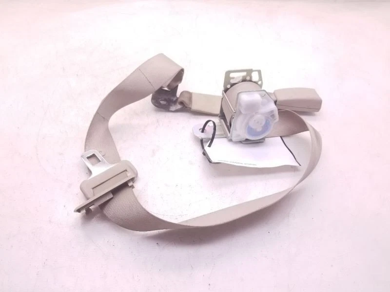 Toyota Avalon 2005 montaje de cinturón de seguridad y hebilla montado en el centro trasero Foto 4 de 4