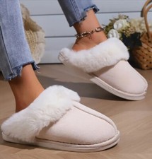 Cozy Fluffy Women s Slippers Sz 5.5-6. Soft Sole, Warm, Comfy. Light Beige.