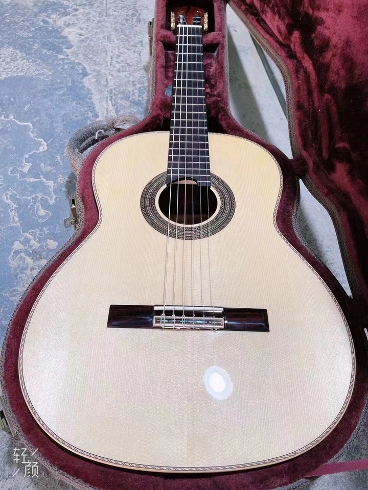 All Solid Wood Classical Guitar Open Headstock 39 inches Solid Cocobolo