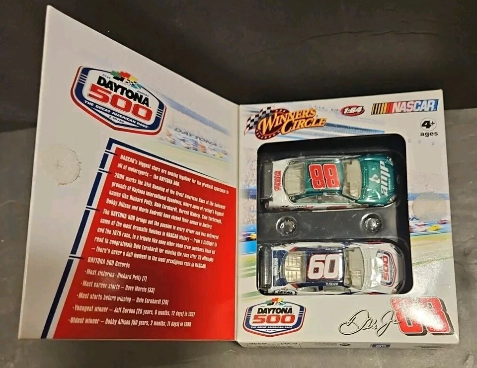 2 autos fundidos a presión Dale Junior # 60 / # 88 Winners Circle NASCAR 1/64 DAYTONA  Foto 3 de 4