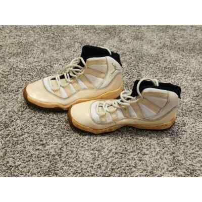 Vintage OG 90s 1996 Nike Air Jordan XI (11) Columbia Sneakers