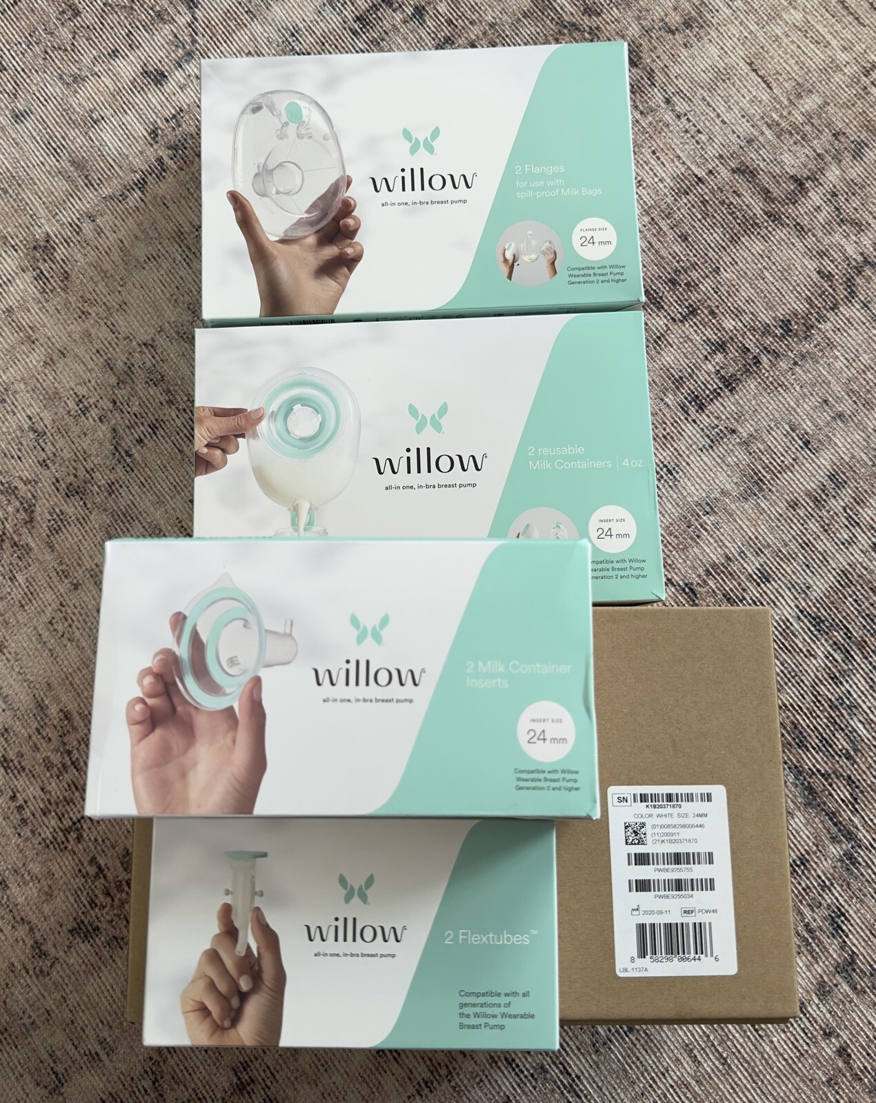 Willow Breast Pump Bundle in White Includes Essential Accessories  -image