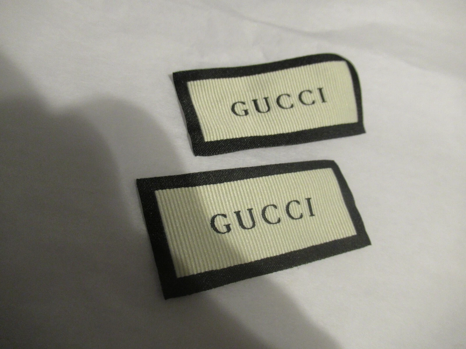GUCCI 2 Vêtements Créateur Étiquette ÉTIQUETTE Remplacement Couture Accessoires Lot 2