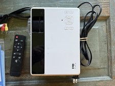 TMY Model V08 White 1080P Full HD Portable Mini Video Projector. Great Condtion