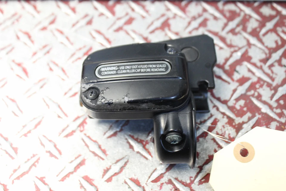 2006 HARLEY DAVIDSON V-ROD VROD VRSCA FRONT BRAKE MASTER CYLINDER VR28 - Image 2 of 4