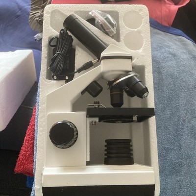 Celestron Einsteiger Mikroskop Set Vergrößerung 40x