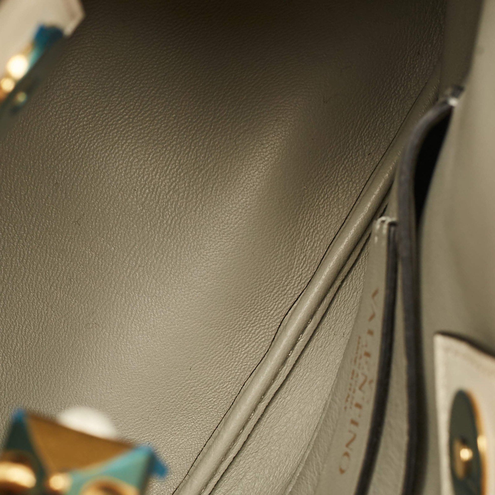 Valentino Roman Stud Small Off White Quilted Leather Top Handle Bag thumbnail 8